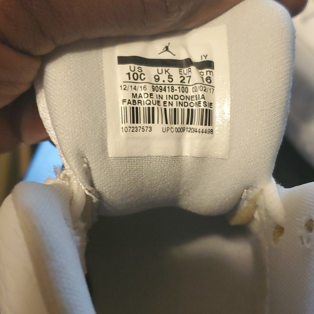 Shoes - Picture 3 of 4